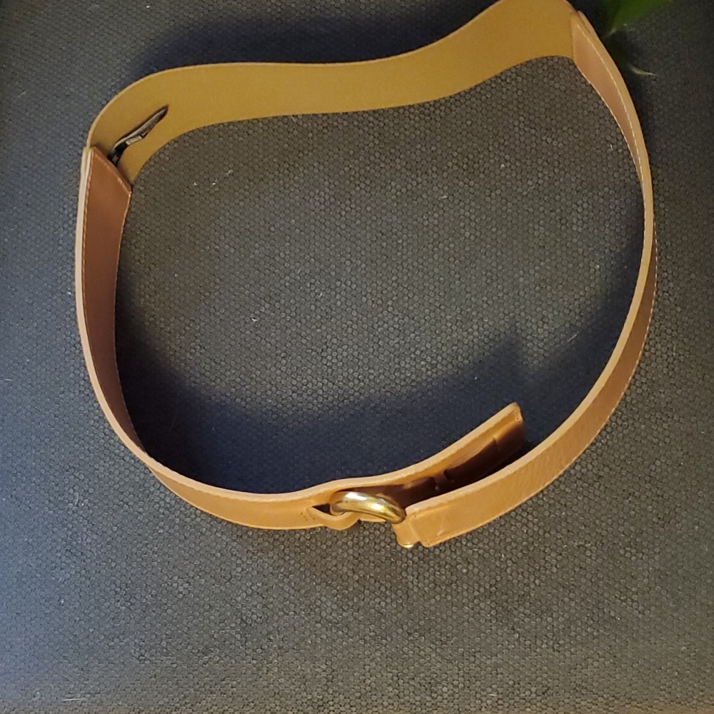Elegant Tan Leather Belt